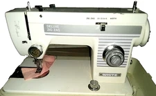 White Deluxe Zig Zag Sewing Machine Model 844 Vintage Book has Case & Pedal