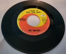 The Beatles- 45- I Want to Hold Your Hand/I Saw Her Standing There Capitol 5112