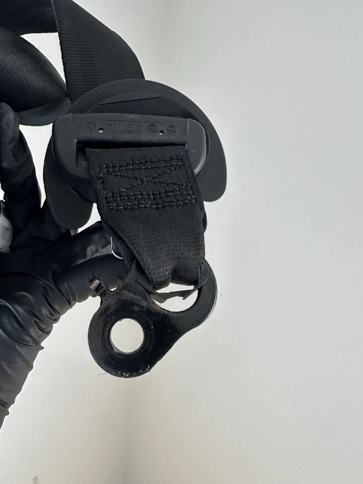 Volkswagen Touareg 2011-2014 trasero izquierdo lado conductor retractor cinturón seguridad trasero Foto 3 de 4