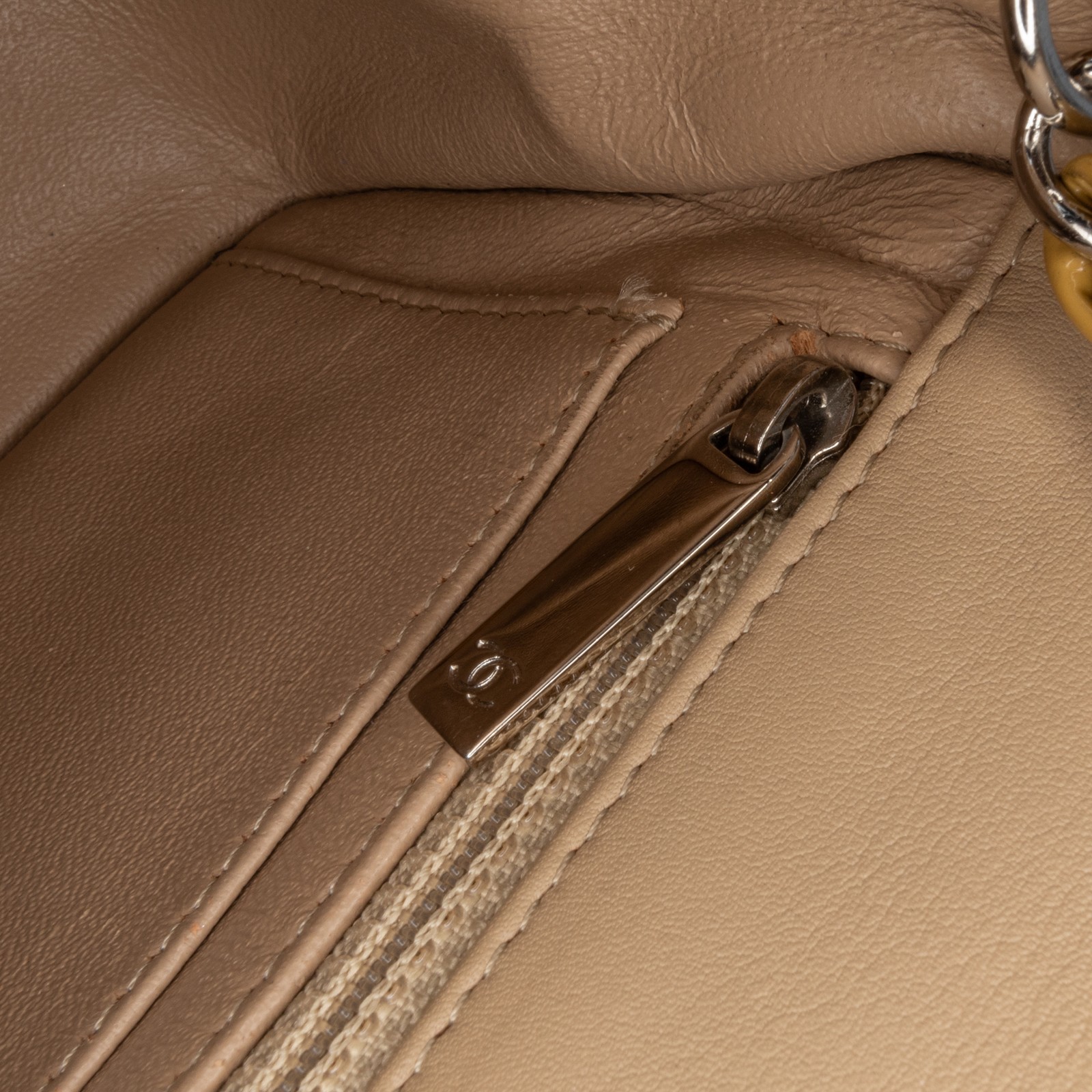 Authenticated Chanel Mini Rectangular Classic Pat… - image 7