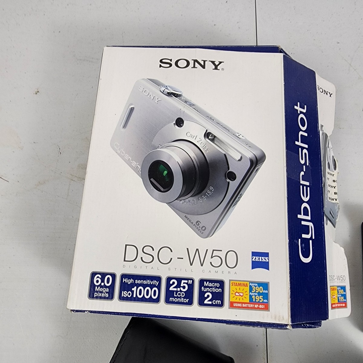 Sony Cyber-shot DSC-W50 6.0MP Digital Camera Silver with Charger