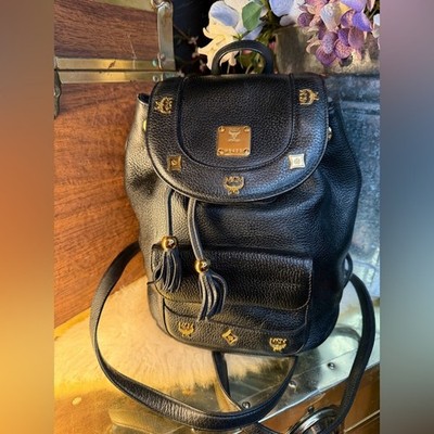 boxy leather backpack The Square The color of leather:Black the Simple Backpack is NWT Limited Edition Coach شنط ظهر للبنات