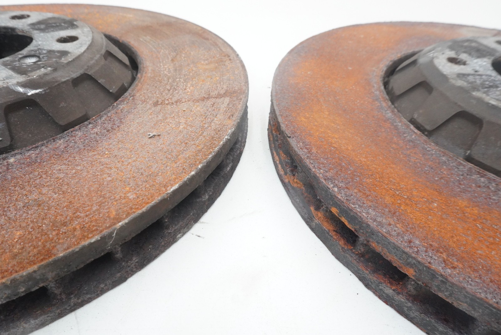 Bentley Bentayga 2016-2020 Front Right Brake discs Set P/N 4M0615301AJ