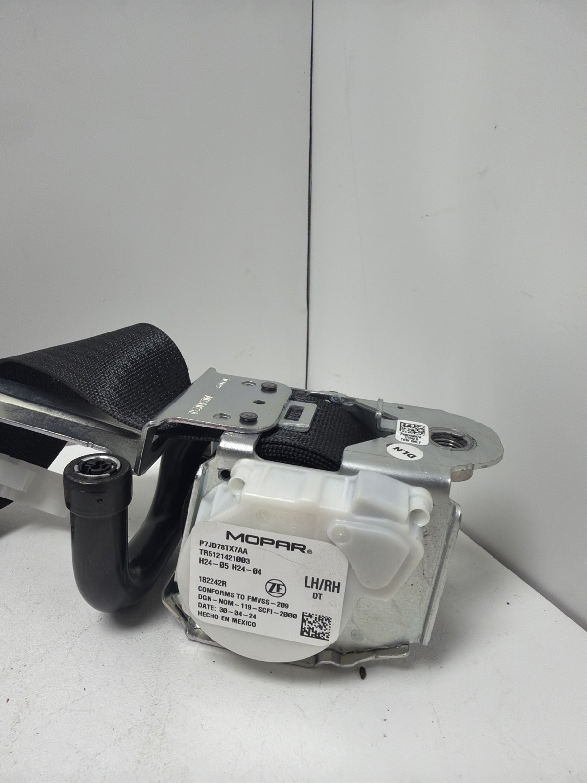 2023-2024 Jeep Grand Cherokee/L Front LH Seat Belt And Retractor OEM 7MW331T5AB