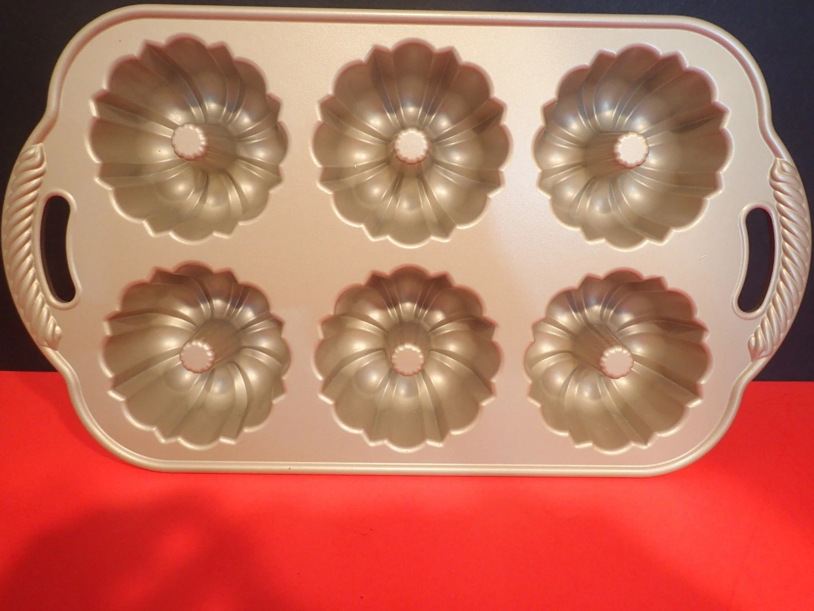 Nordic Ware 65th Anniversary Gold Bundt-Lette Pan 5 Cup 6 Pieces