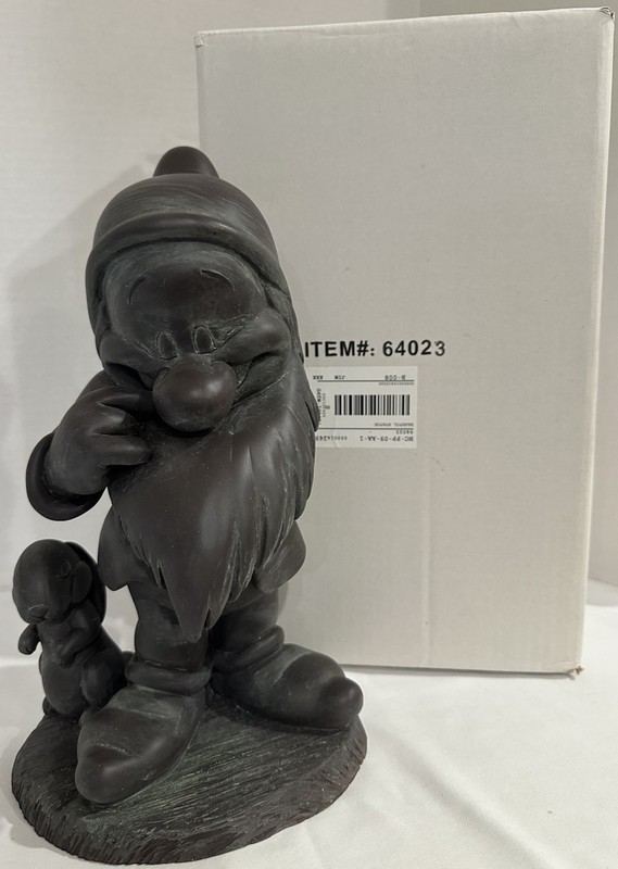 RARE NIB 2005 Disney 13” BASHFUL Garden Statue Snow White and Seven Dwarfs