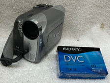 Canon ELURA100 A Mini DV Camcorder