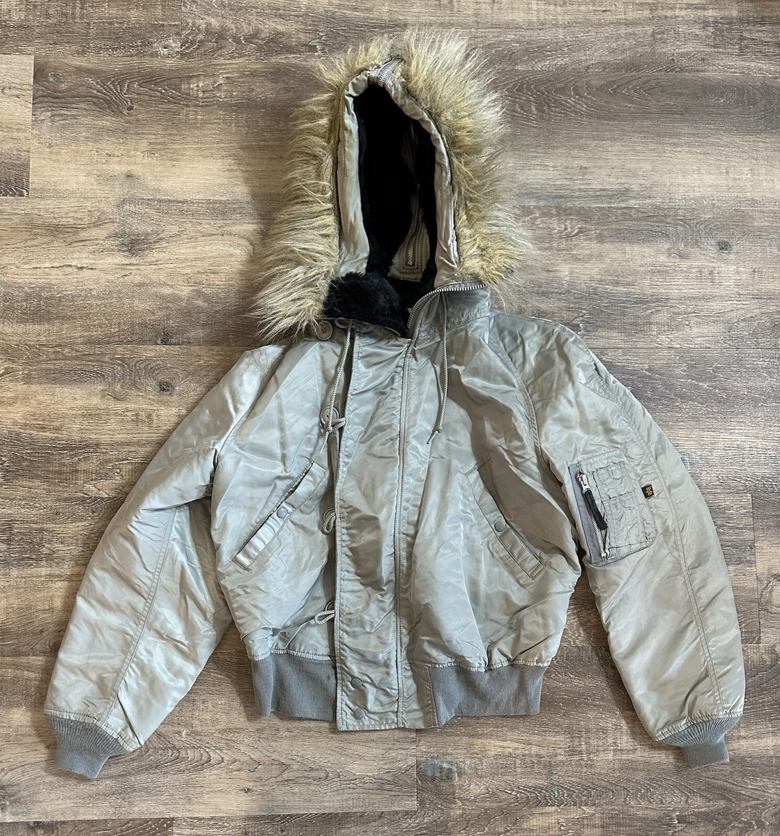 Alpha Industries Bomber Jacket Size M Silver Flying Mans Alpha Industries Bomber Jacket Size M Silver Flying Mans