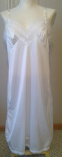 Ladies 100 Dupont AntronIII nylon full white slip size 36