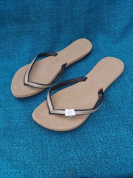 Women Calzedonia Flip Flops Silver Rubber 38