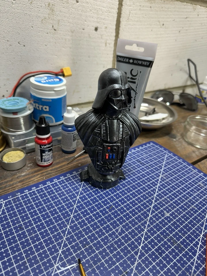 darth vader bust - Image 3 of 4