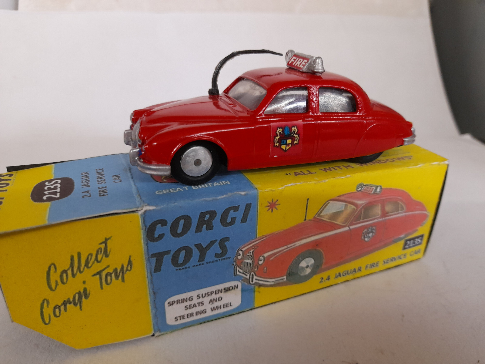 Corgi 213, Jaguar Fire Chief's Car - Free Price Guide & Review