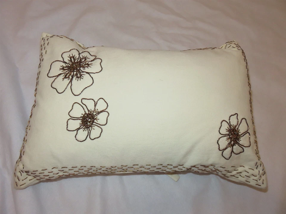 DKNY CITY CHARM Tweed Dreams Cream Metallic Floral Deco Pillow NWT - Image 3 of 4