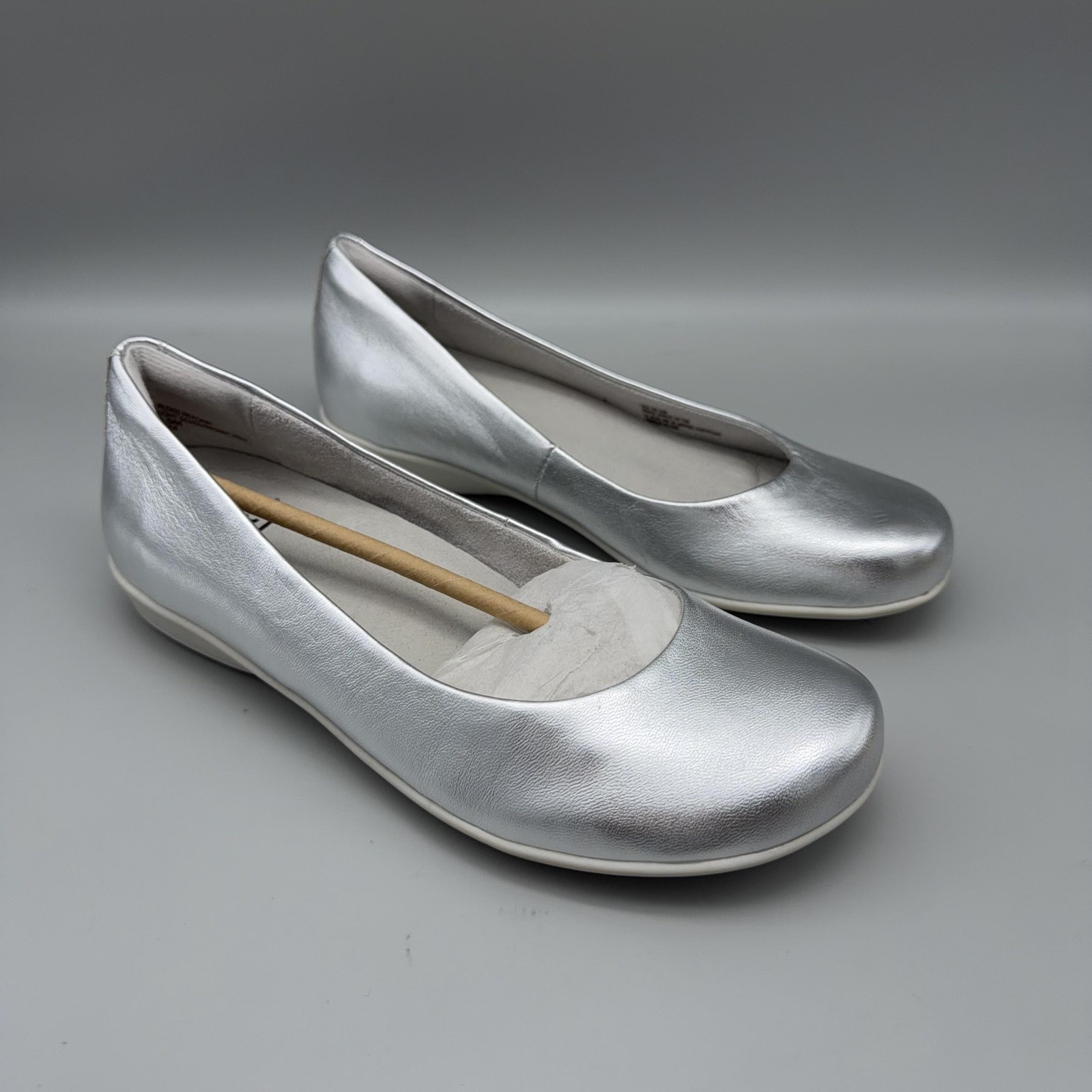 Earth Shoes Womens Size 6.5 Alder Astoria Silver Leather Ballet Flats Comfort