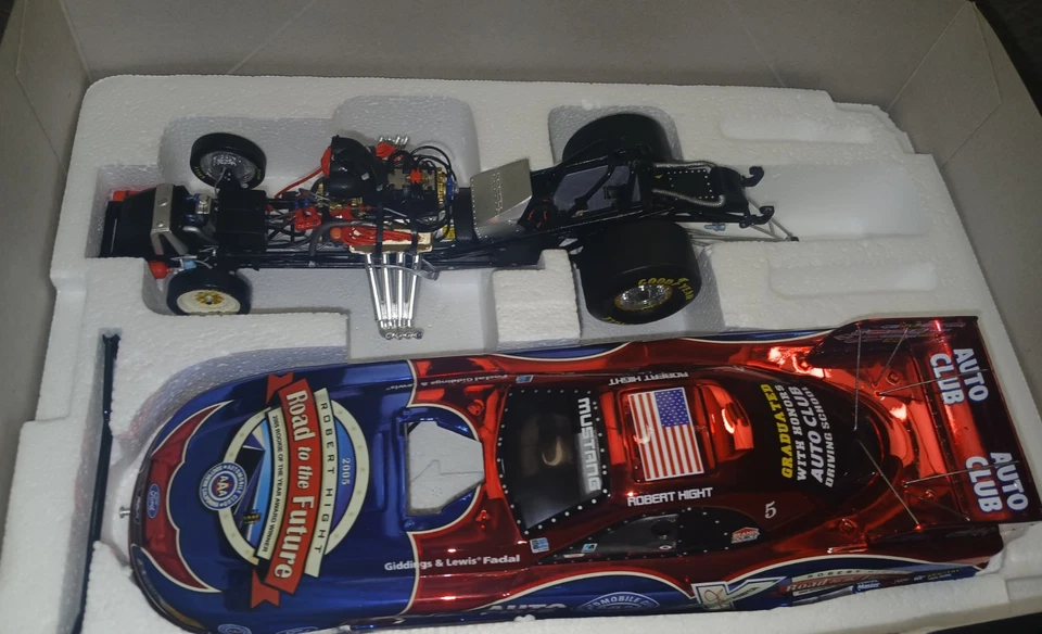 Coche divertido Robert Hight AAA Club of So CA 05 Mustang color cromo escala 1,24 (sin usar, en caja) Foto 4 de 4