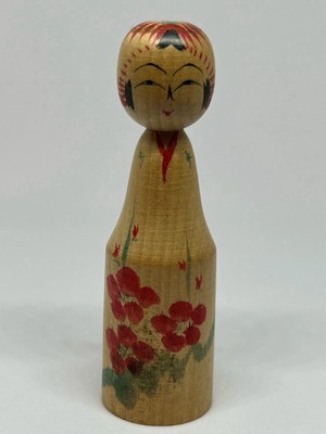 Traditionelle Kokeshi-Puppe im Tsugaru-Stil Volksspielzeug von Aomori, Japan ...