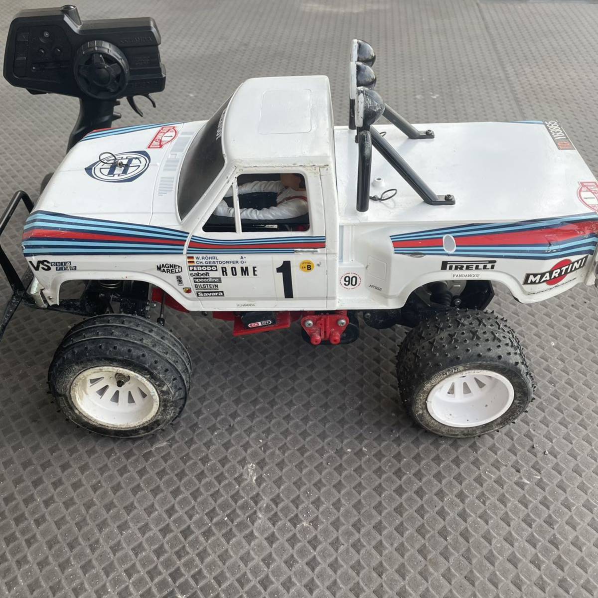 TAMIYA BLACKFOOT COMPLETE MARTINI SPECIFICATION 2WD MARTINI BLACKFOOT