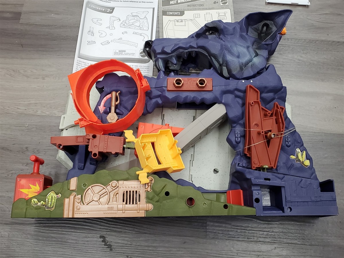**Open Box** Matchbox A Mountain Adventure Wolf Mountain