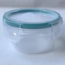 SNAPWARE 1.2 Cups Airtight Leakproof Food Container Round Clear Plastic & 4” LID