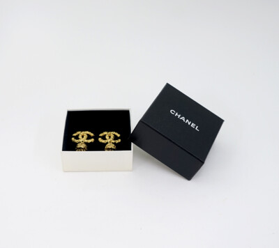 【ラグジュアリー♪】CHANEL CCロゴ バングル CHANEL CC Logos Tassel Fringe Dangle Clip-On Earrings Gold