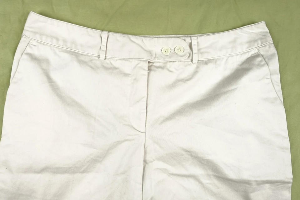 Worthington Women's White Shorts Size 16 Petite Stretch - Image 3 of 4