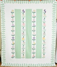 Large, Well Quilted Vintage 30's Floral vine Applique Antique Quilt Nice Border