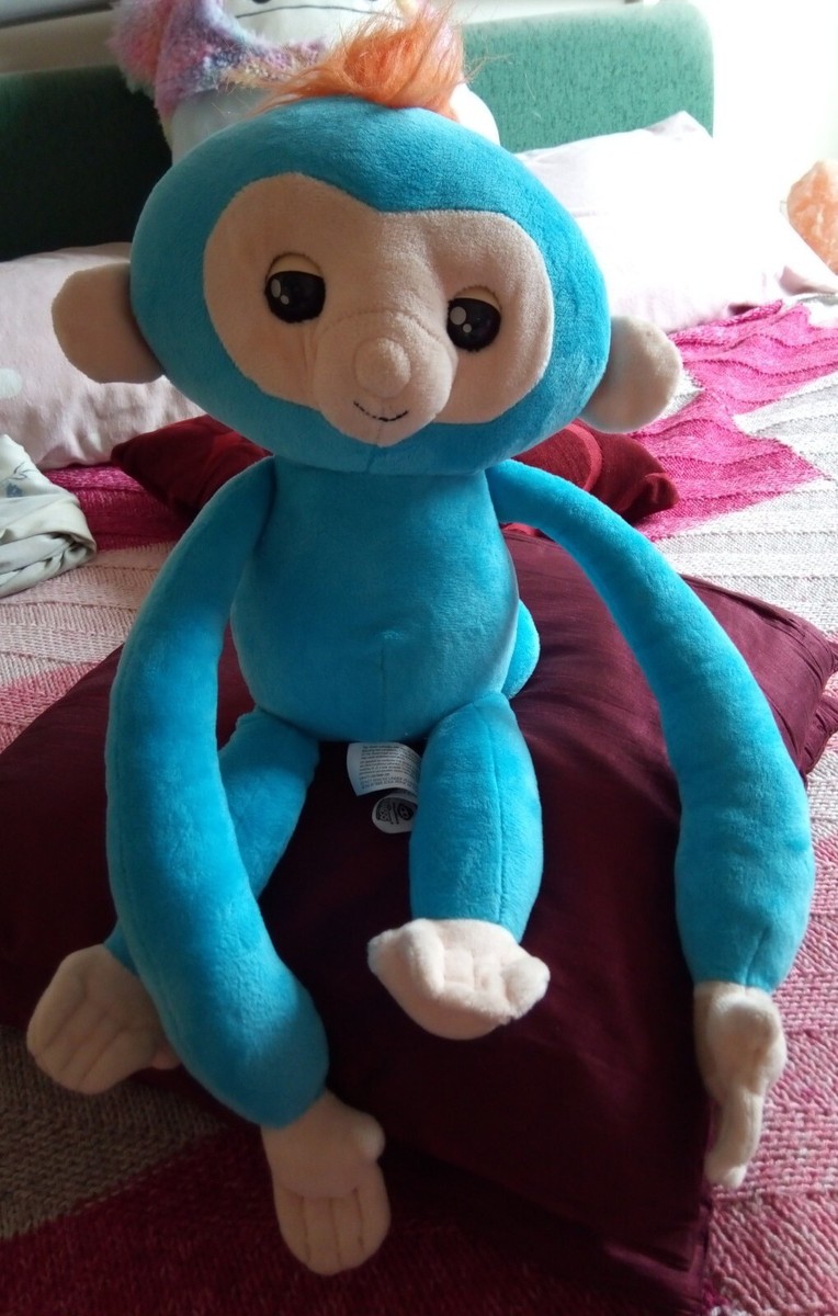 Fingerlings Hugs Boris Huggable Interactive Plush 17