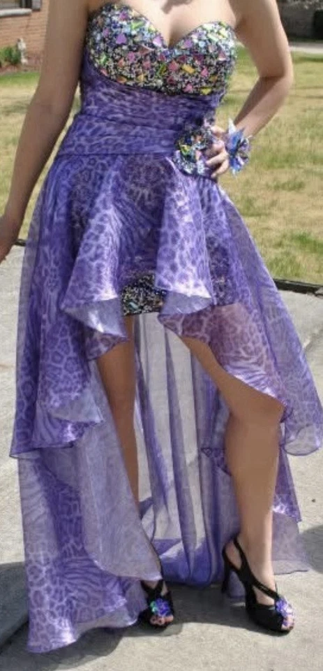 Ropa formal alta/baja de Riva Designs talla 10. Cheetah púrpura con top/falda con cuentas Foto 3 de 4