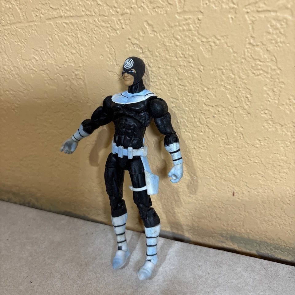 Marvel Universe Greatest Battles Bullseye Figure Complete Gun Knife Daredevil - Image 2 of 3