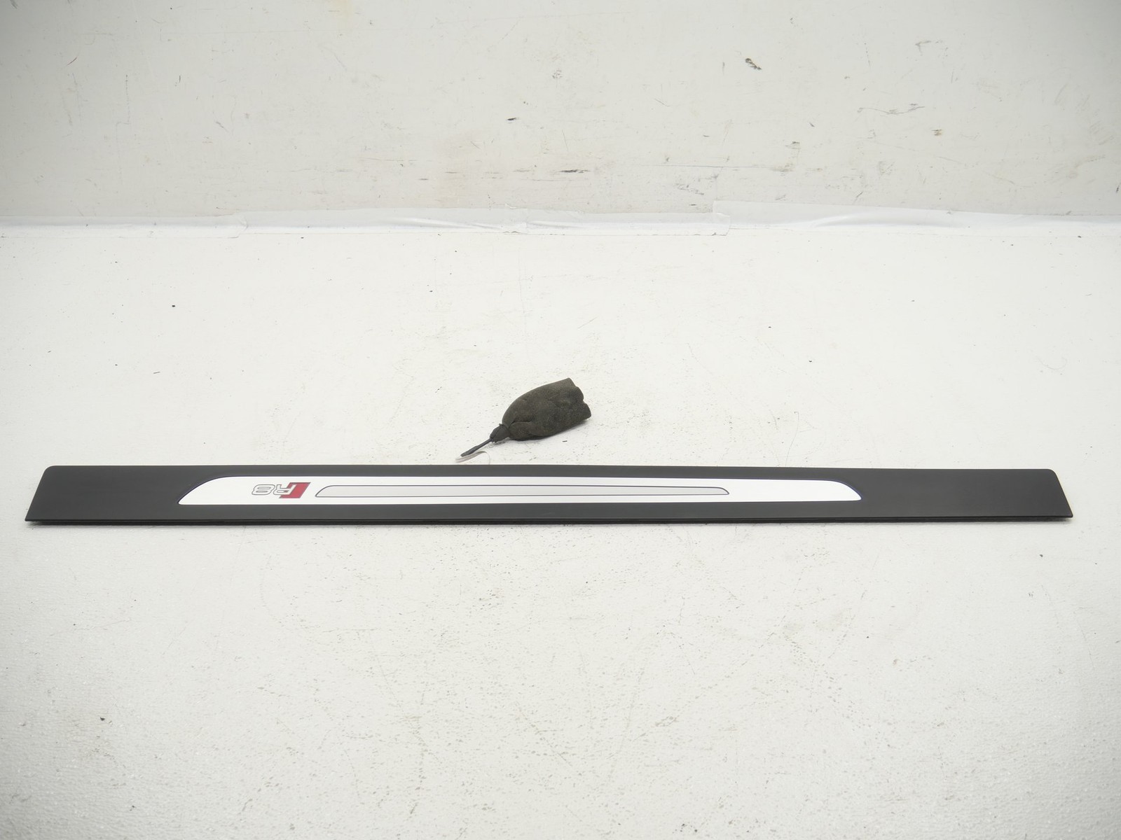 Audi R8 Plus Spyder 2017-2018 Front Left Sill cover P/N 4S0853371
