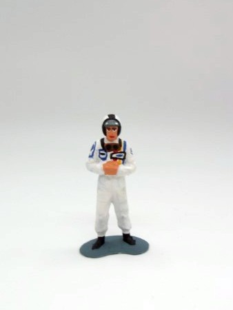 F910 Greenhills Vintage F1 Race Driver for Scalextric Carrera 1.32 Scale - NEW
