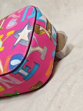Sac banane Dooney & Bourke Doodle II fuchsia