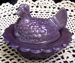 Mosser Glass Mini Hen on Nest Salt Cellar Purple Amethyst Satin