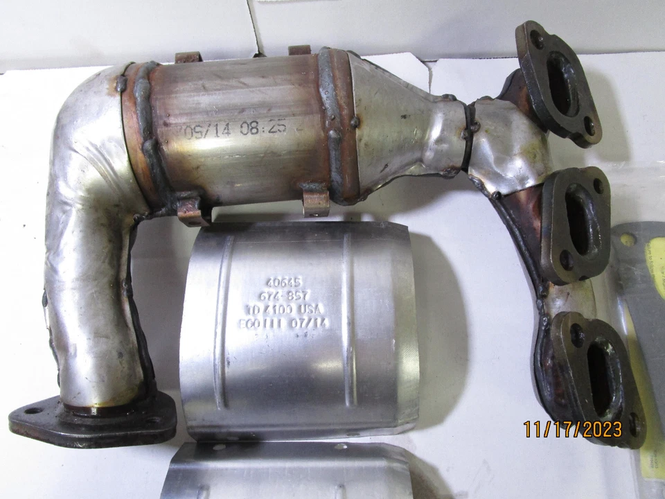 Catalytic Converter with Integrated Exhaust Manifold-EPA fits 02-06 MPV 3.0L-V6 Foto 3 de 4