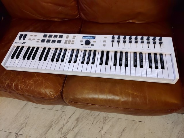 arturia keylab essential midi controller