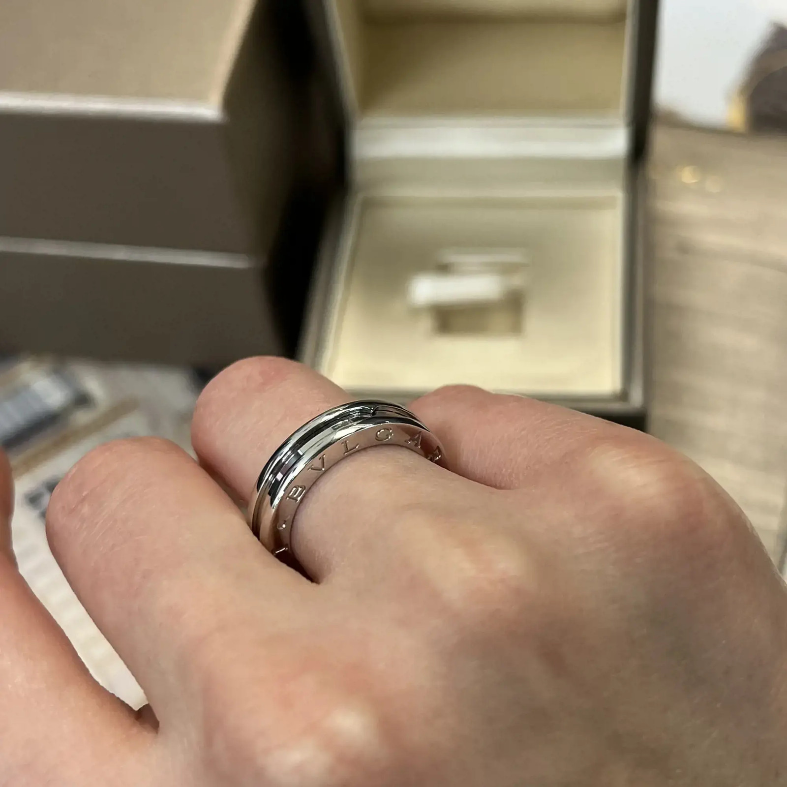 Bvlgari B.Zero1 One Band Ring 18K White Gold Size 53 US 6.25 Bvlgari B.Zero1 One Band Ring 18K White Gold Size 53 US 6.25