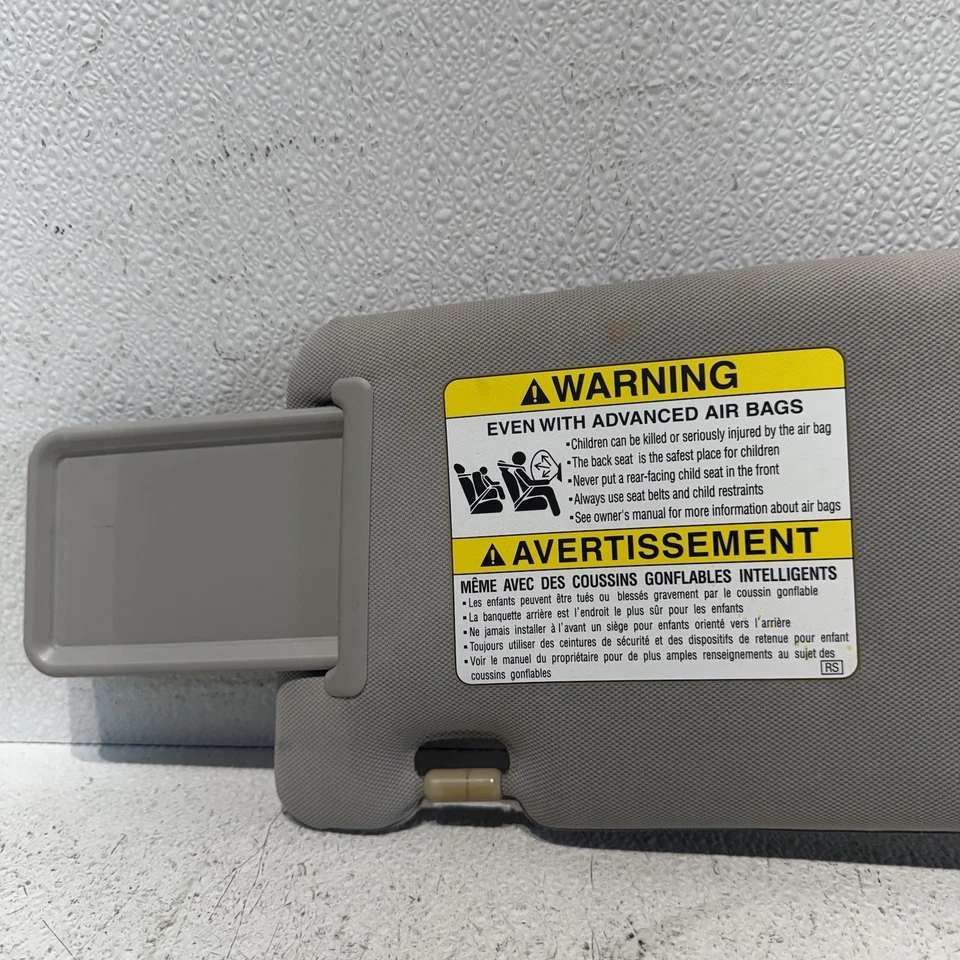 Солнцезащитный козырек для правой стороны пассажира Subaru Legacy & Outback 2006-2009 годов выпуска серый - Изображение 2 из 4