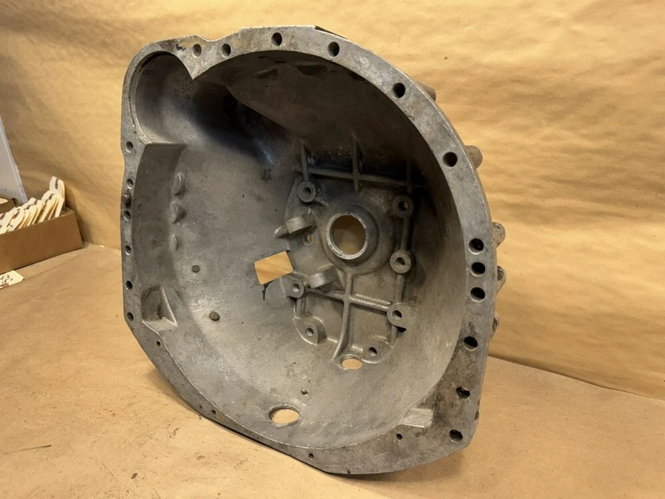 Caja de cambios Jaguar XKE E-Type 4.2 Bellhousing C22623 Foto 3 de 4