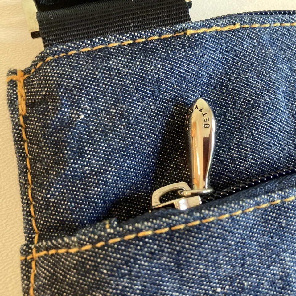 Bolso Bandolera Betty Boop 2000 Y2K Azul Denim Ajustable Correas Anchas Logo Cremalleras Foto 4 de 4