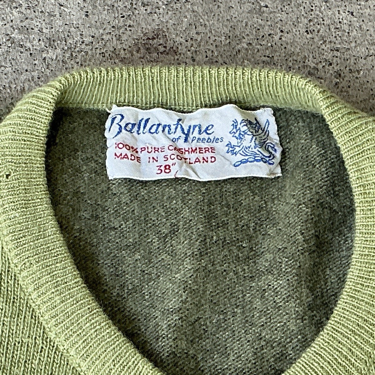 1950s Ladies BALLANTYNE of Peebles 100% Cashmere Cardigan Sweater