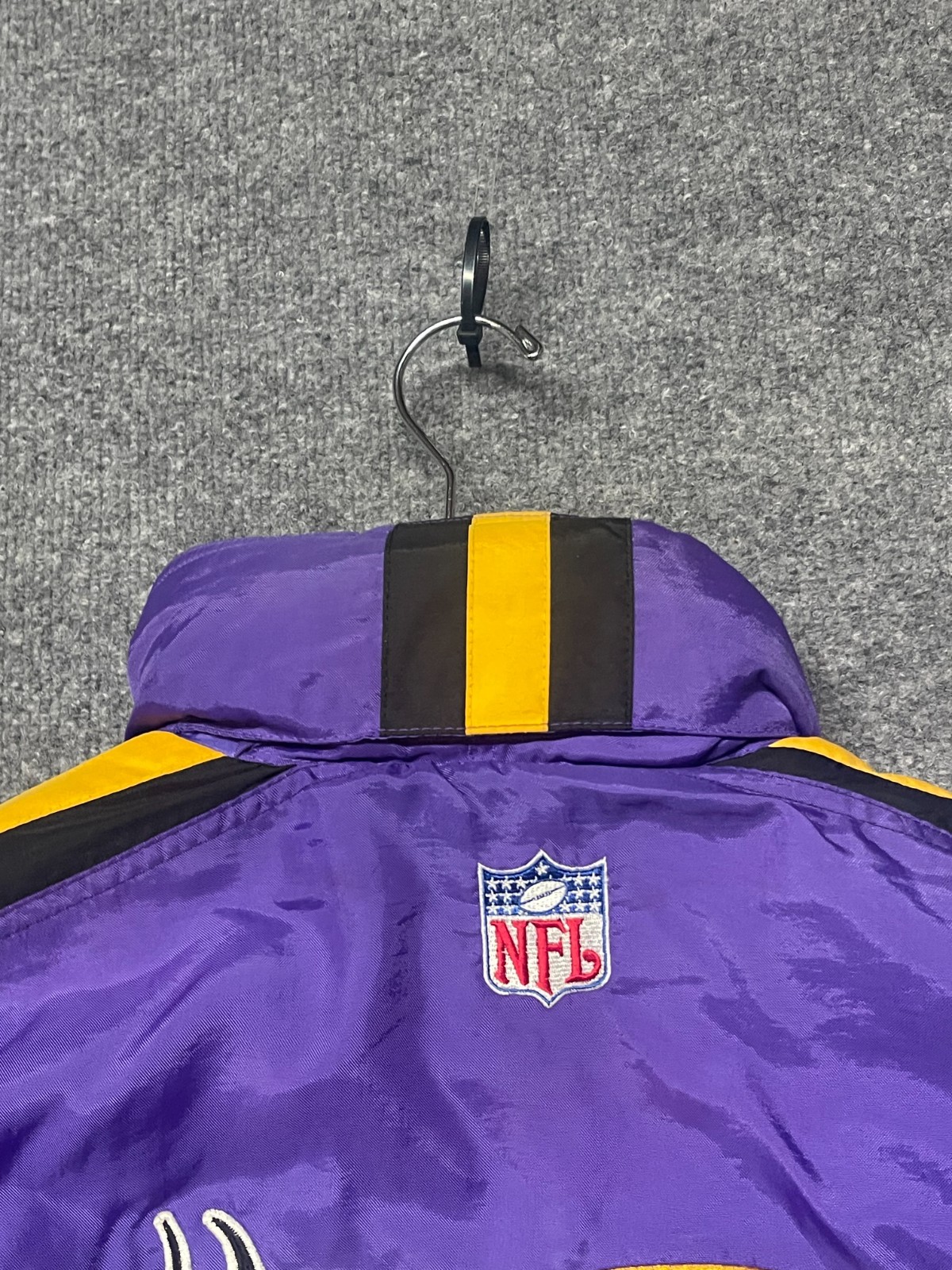 Vintage Minnesota Vikings Jacket Mens Large Puffer Pro Line Logo Athletic