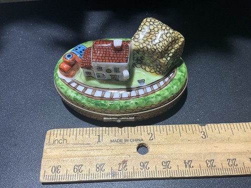 Limoges France Peint Main Train and Tunnel at Station Trinket Box - Picture 8 of 8