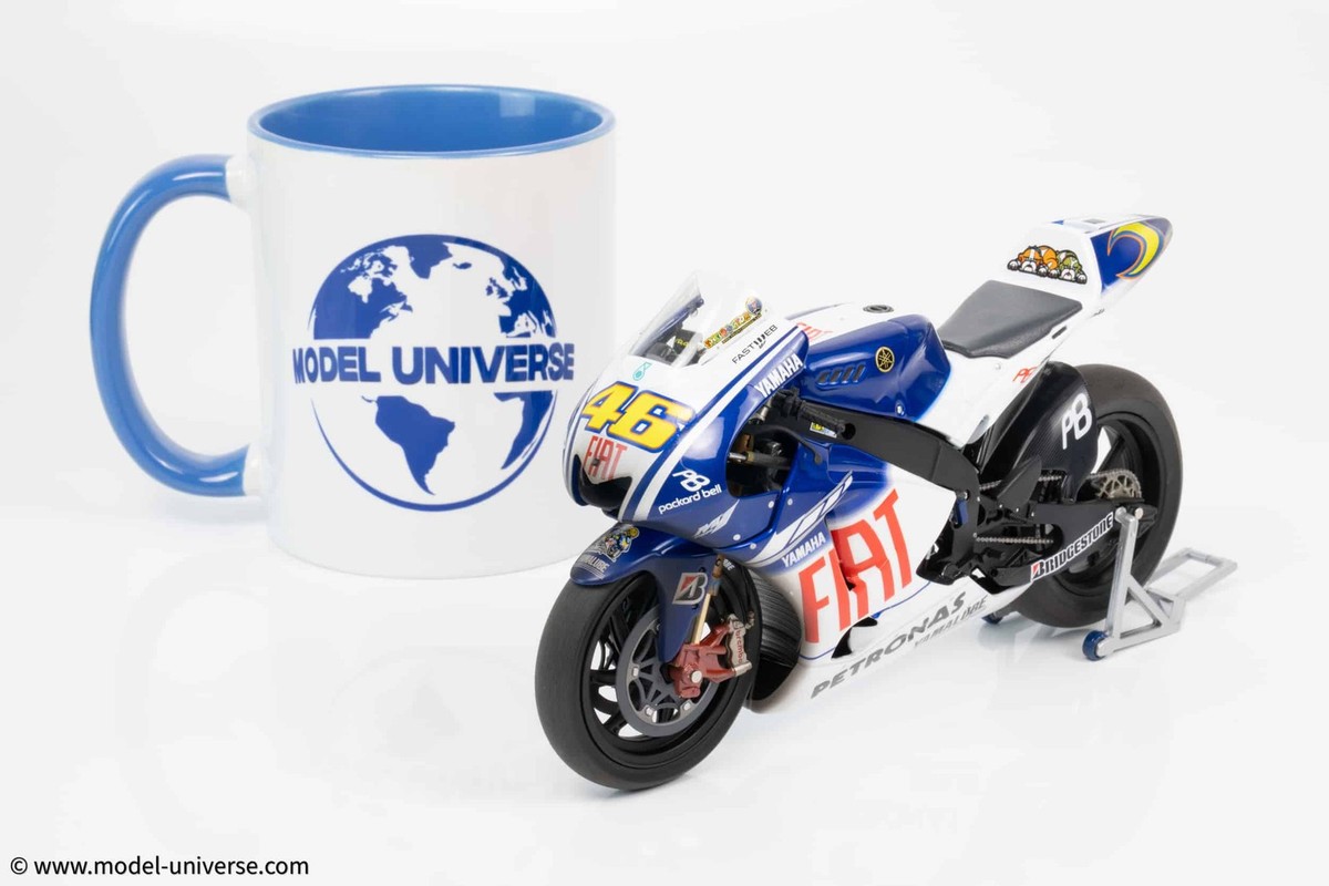 Minichamps - 1:12 Fiat Yamaha YZR-M1 No.46 Valentino Rossi World
