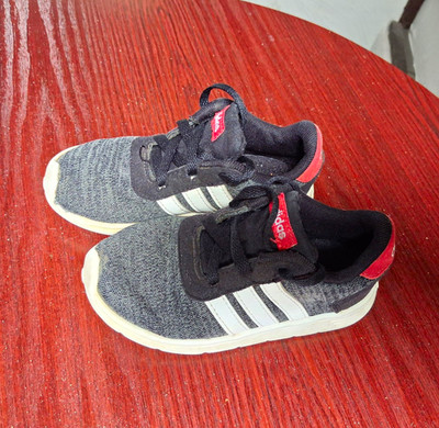 adidas Unisex Kinder Sneaker EU 25 Grau/Schwarz/Weiß/Rot