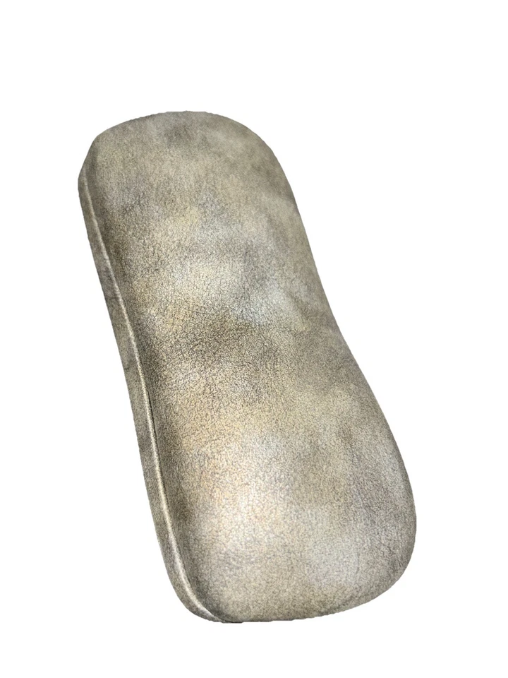 Chanel Grande Gris Gamuza Gafas de sol Estuche con cubierta Logo CC Foto 2 de 4