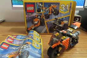 LEGO Creator : Sunset Street Bike (3 in 1) w MANUALS & Box (31059) Retired Set