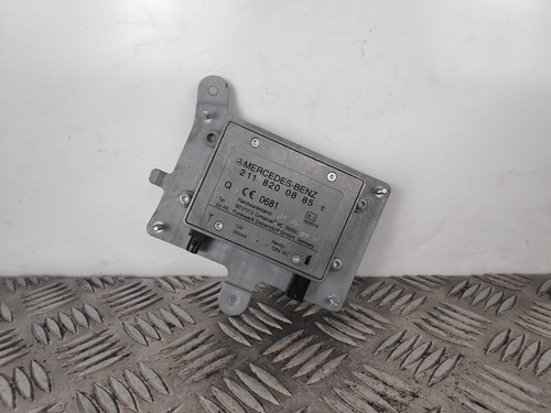 2007 MERCEDES S-CLASS W221 Antenna booster 211 820 08 85