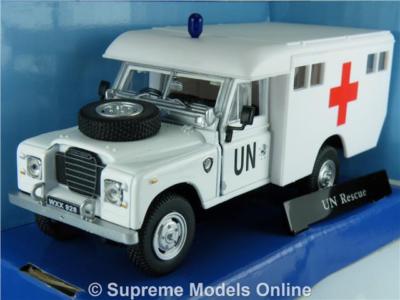 LAND ROVER LWB UN RESCUE AMBULANCE CAR 1:43. MODELL BACK VERSION BXD R0154X{:}