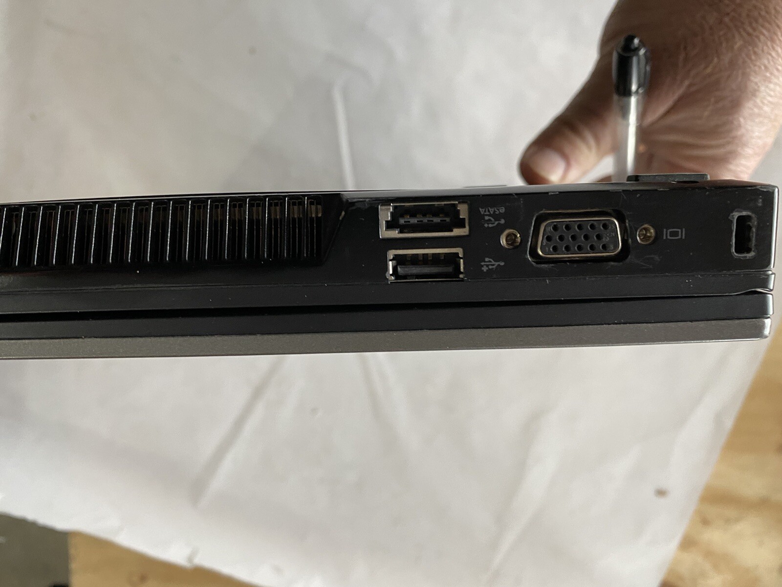 Dell Latitude Laptop Windows 10 Core i5 4GB RAM 256GB - Picture 6 of 7