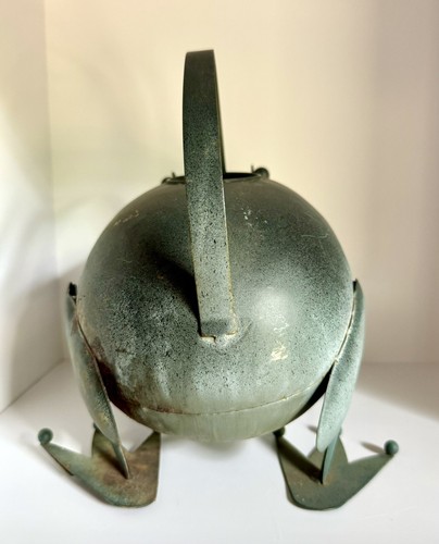 Vintage 10” Green Aged Metal Frog Watering Can Yard Art Sculpture Garden Decor - Picture 4 of 16